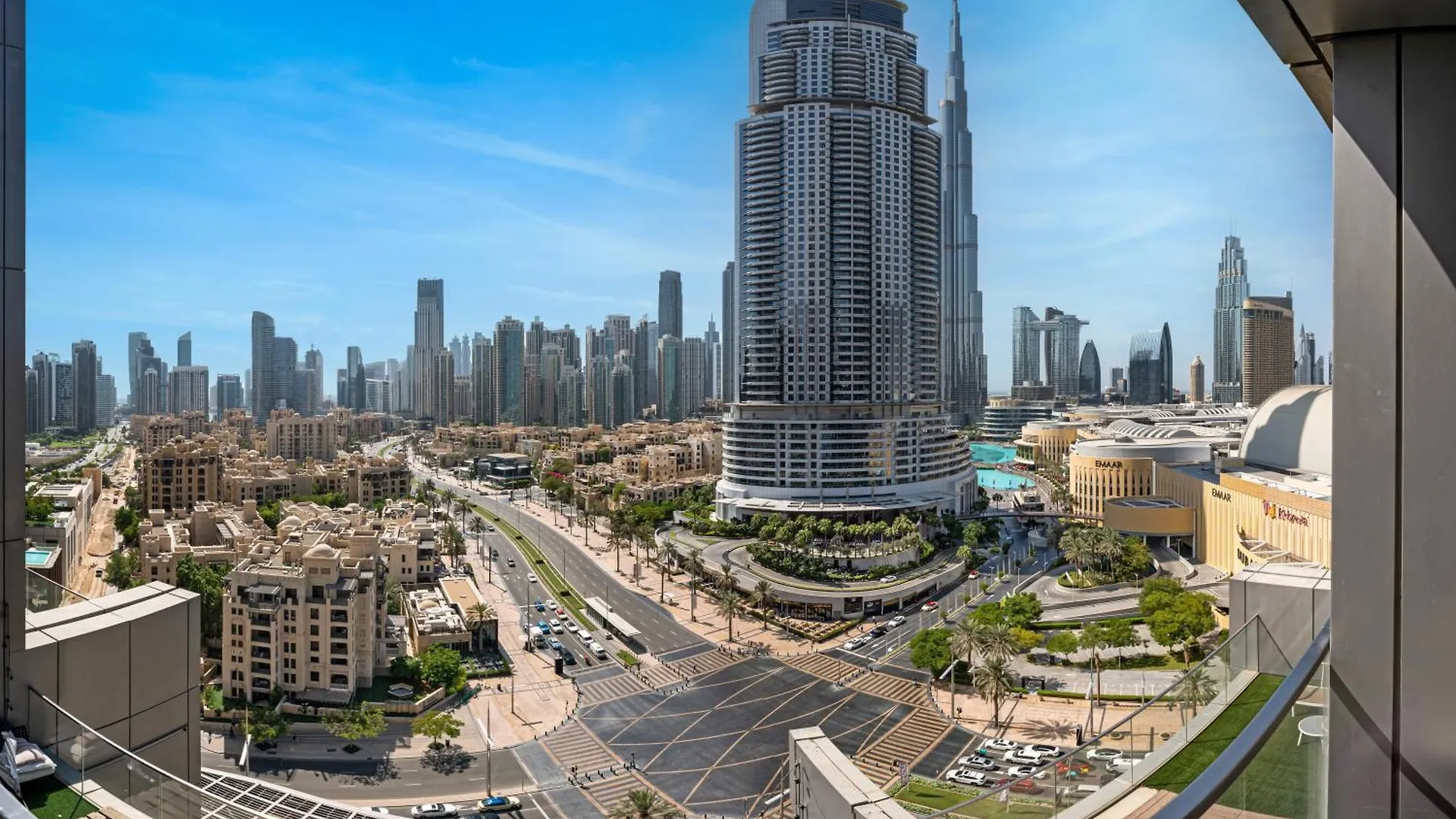 New! Ps5! Burj Khalifa View & Infinity Pool Apartment Dubai