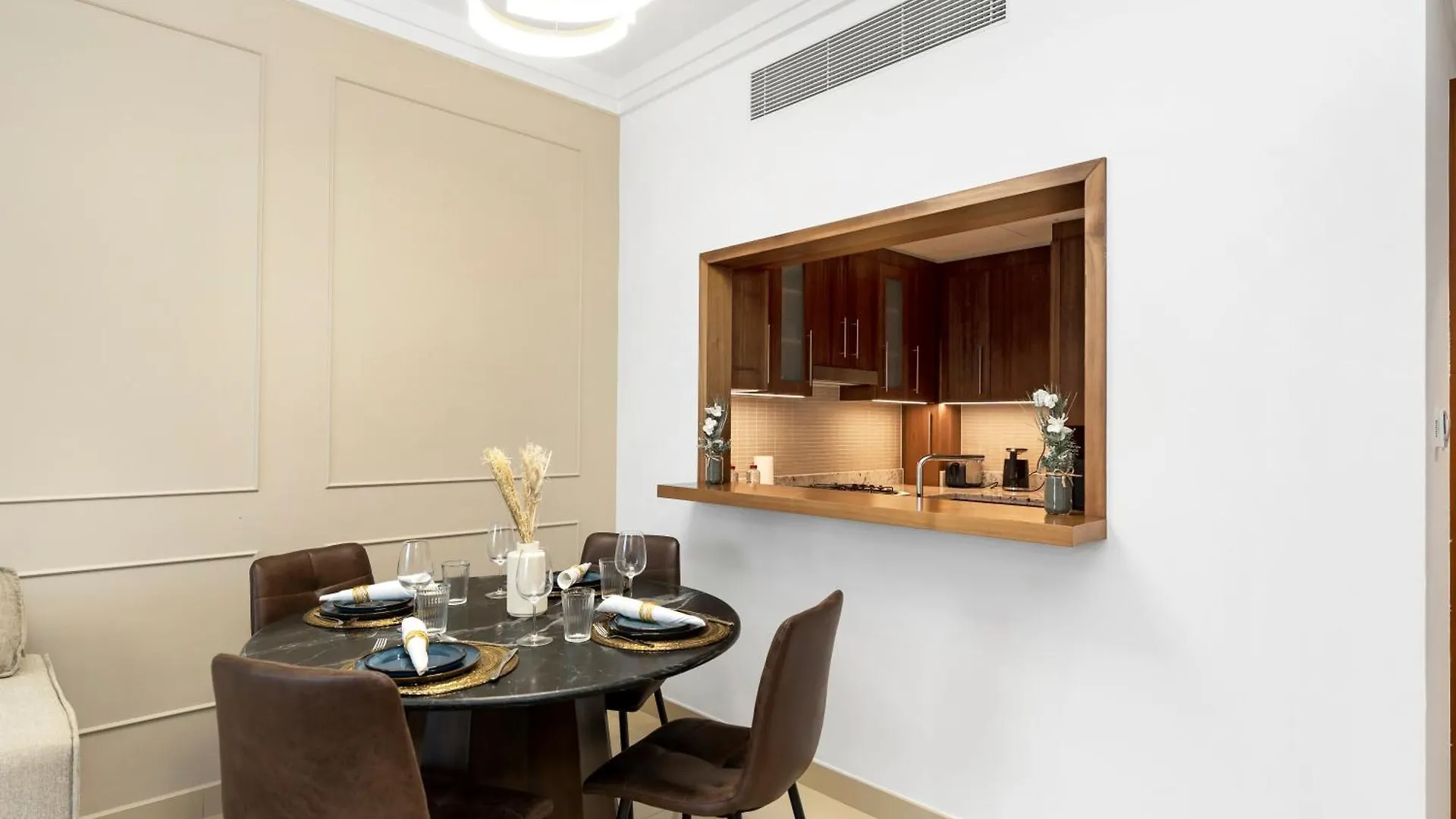 New! Ps5! Burj Khalifa View & Infinity Pool Apartment Dubai United Arab Emirates