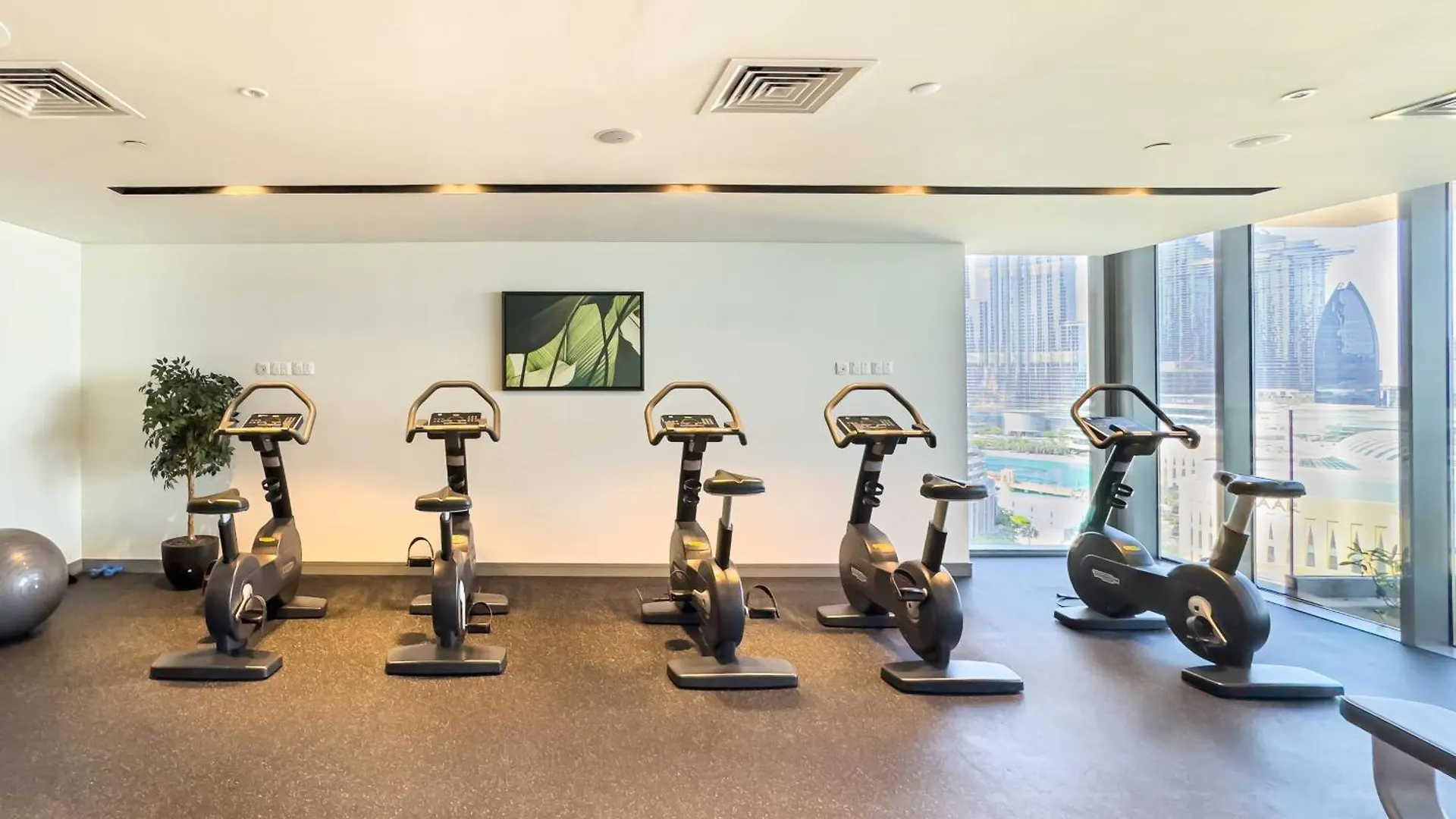 New! Ps5! Burj Khalifa View & Infinity Pool Apartment Dubai 0*,  United Arab Emirates