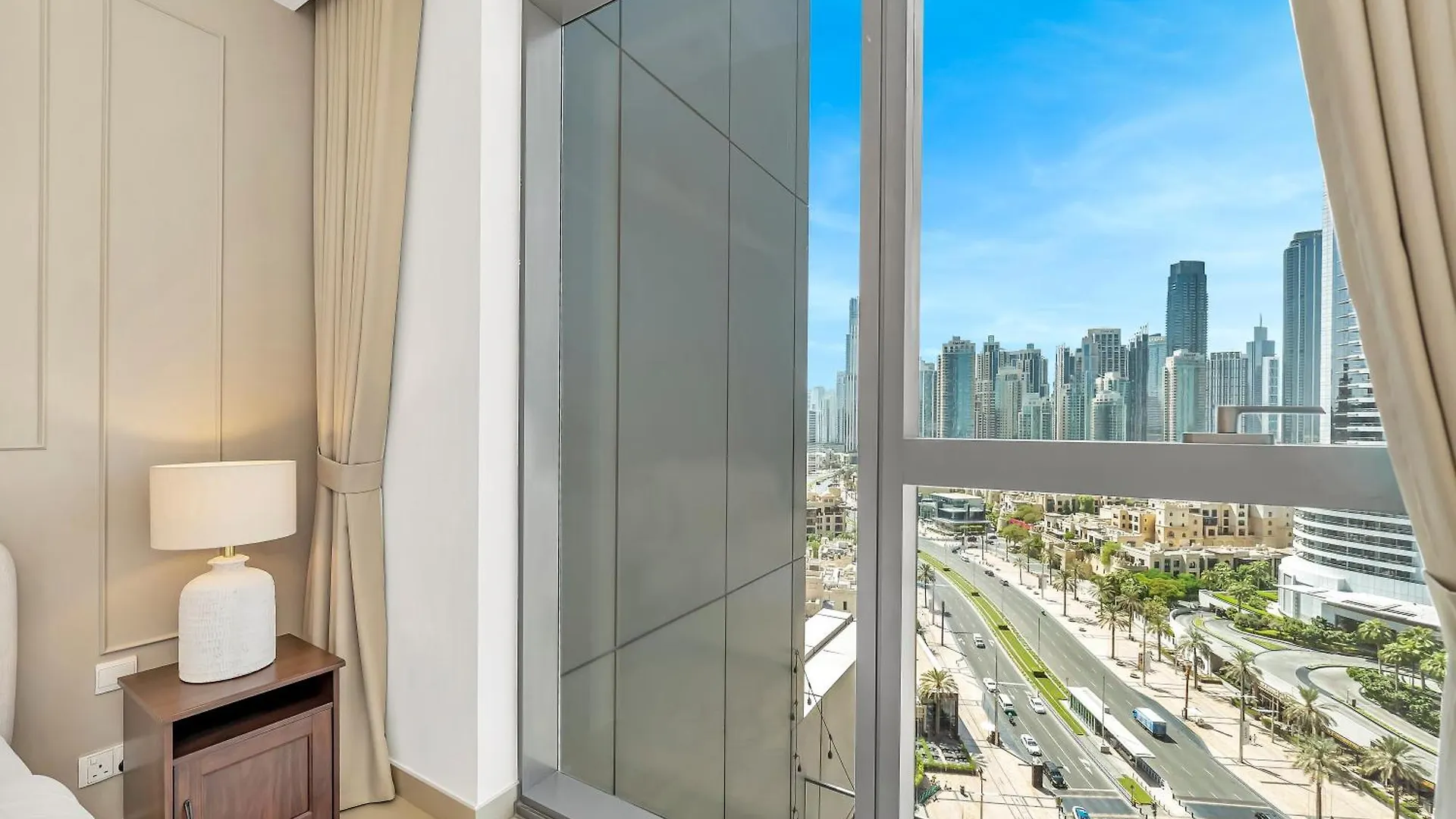 New! Ps5! Burj Khalifa View & Infinity Pool Apartment Dubai 0*,  United Arab Emirates