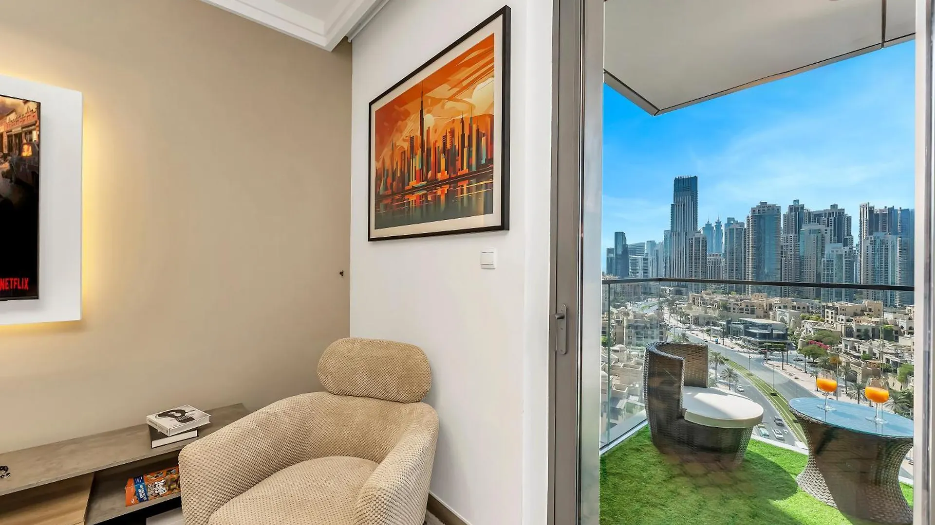 New! Ps5! Burj Khalifa View & Infinity Pool Apartment Dubai
