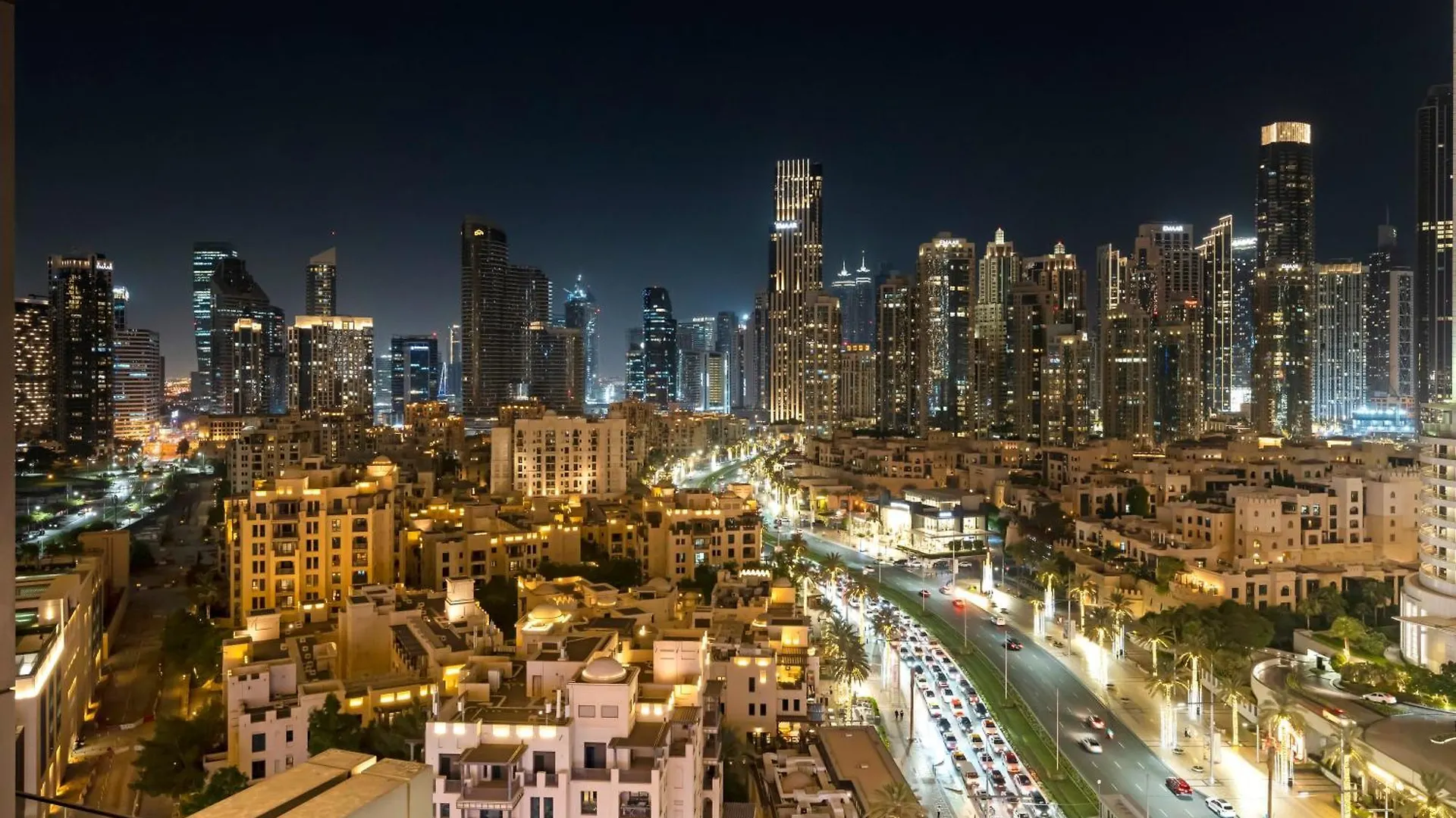 New! Ps5! Burj Khalifa View & Infinity Pool Apartment Dubai