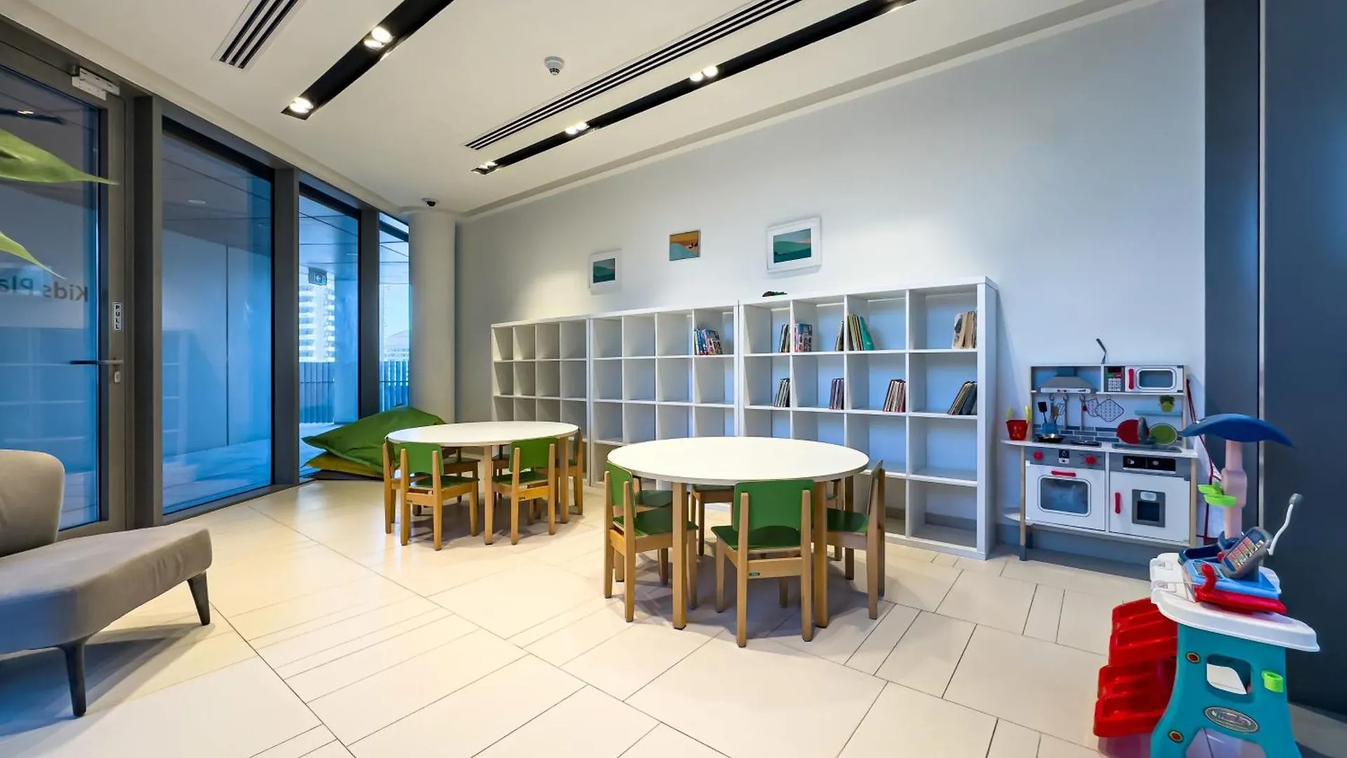 New! Ps5! Burj Khalifa View & Infinity Pool Apartment Dubai